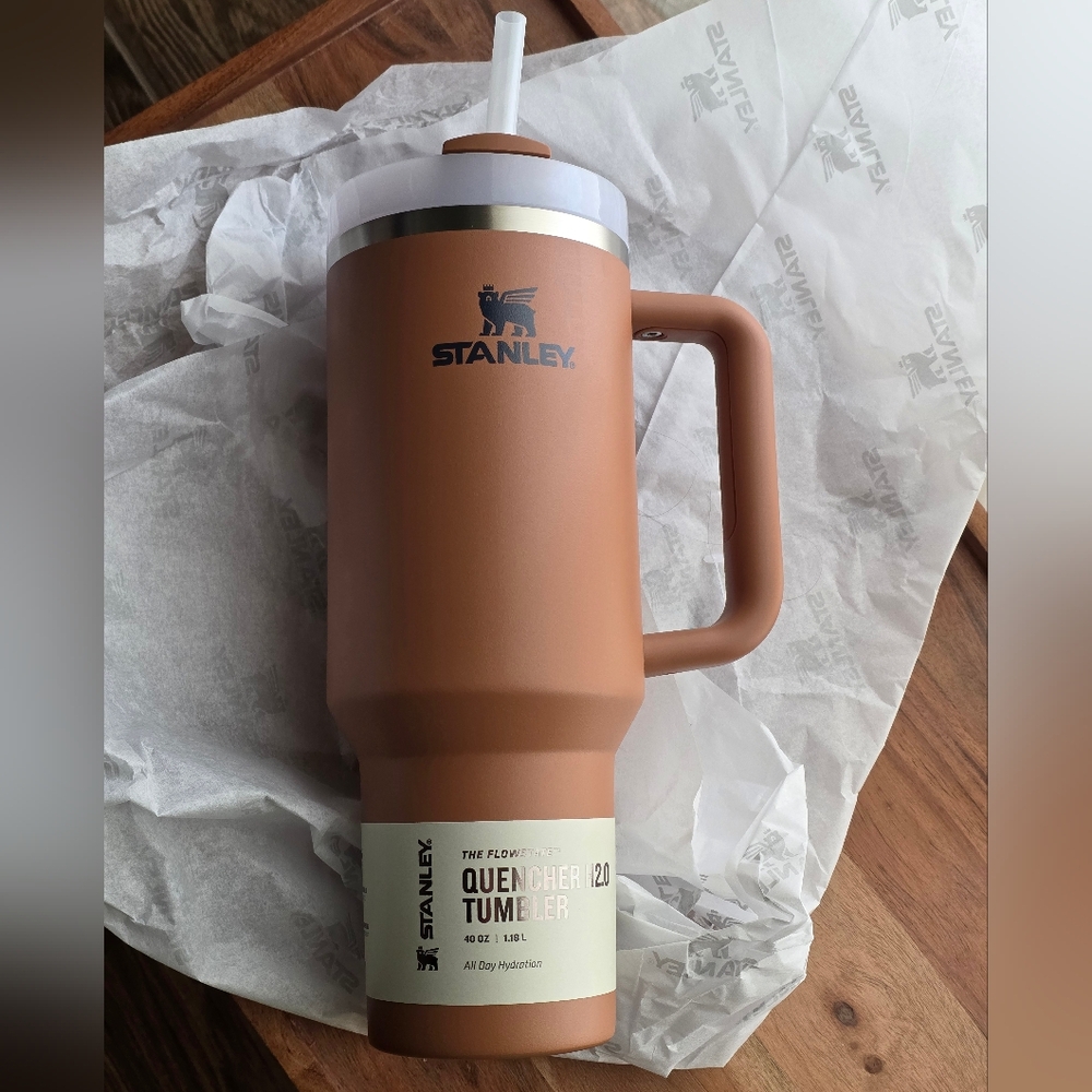 Stanley Quencher Tumbler in Brown